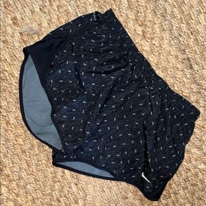 Women’s small Nike shorts.